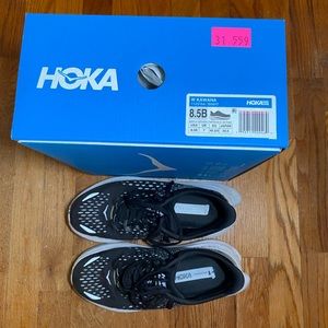 Hoka Women’s Kawana 8.5B used in good condition